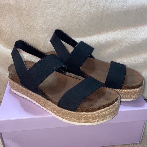 Platform Cybell Sandals - Picture 1 of 3